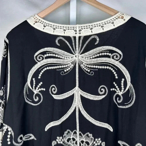 2/$30 C Est. 1946 Size 18/20 Embroidered Crochet Blouse Boho Flowy Coverup Swim - Picture 7 of 12